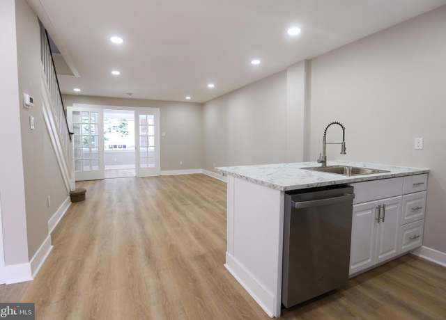 Property at 225 Wright Ave, Darby, PA 19023, 4 beds, 1.5 baths