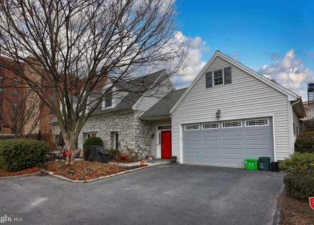 Property at 469 Linden Ave #13, York, PA 17404, 2 beds, 2.5 baths