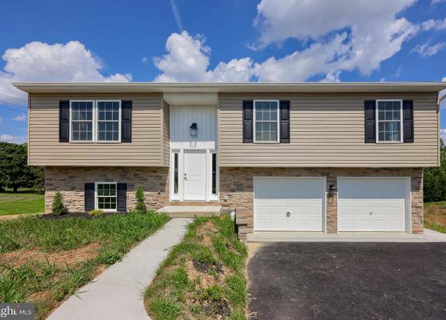 Property at 6030 Deborah Dr, Spring Grove, PA 17362, 3 beds, 2.5 baths