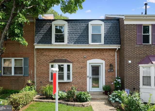 Property at 9867 Lakepointe Dr, Burke, VA 22015, 3 beds, 2.5 baths