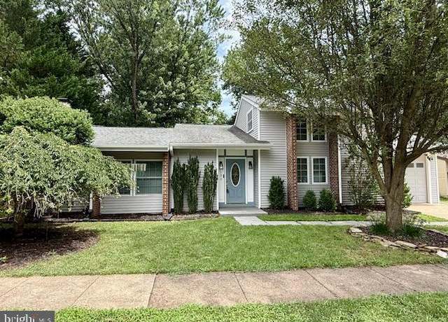 Property at 132 E Meadowland Ln, Sterling, VA 20164, 4 beds, 3 baths
