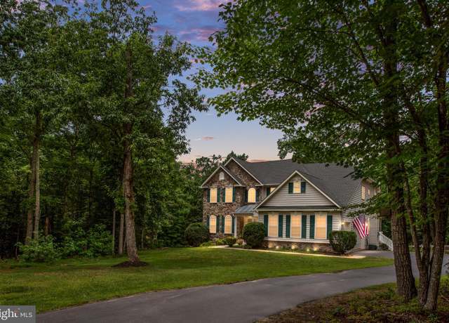 Property at 564 Gentle Breeze Cir, Fredericksburg, VA 22406, 5 beds, 3.5 baths
