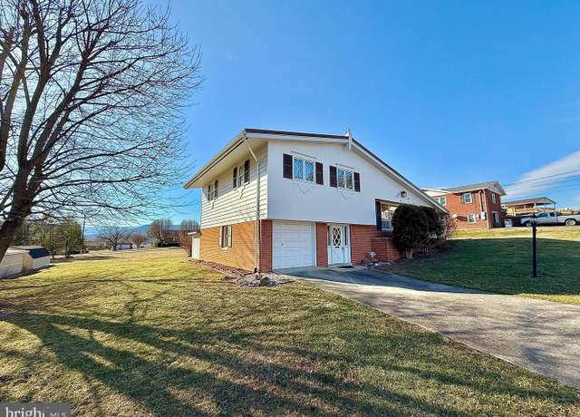 Property at 244 Bryan St, Petersburg, WV 26847, 3 beds, 2 baths