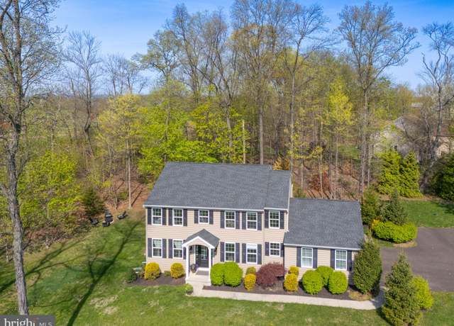 Property at 2 Log Cabin Rd, Perkasie, PA 18944, 4 beds, 3.5 baths