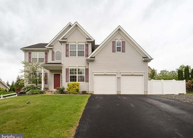 Property at 106 Lawrence Dr, Gilbertsville, PA 19525, 4 beds, 2.5 baths