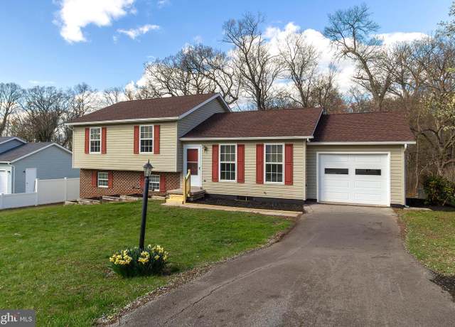 Property at 316 Azalea Dr, Hanover, PA 17331, 3 beds, 2 baths
