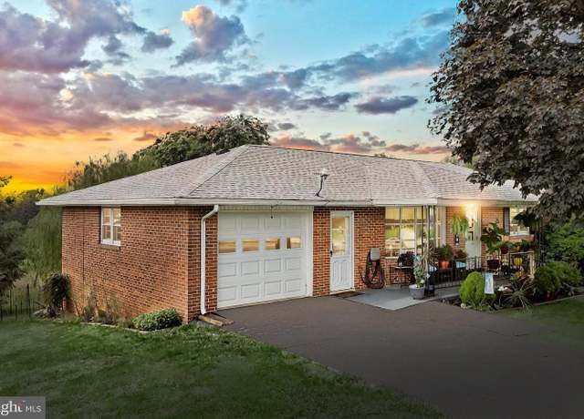 Property at 240 N Main St, York New Salem, PA 17371, 4 beds, 2 baths