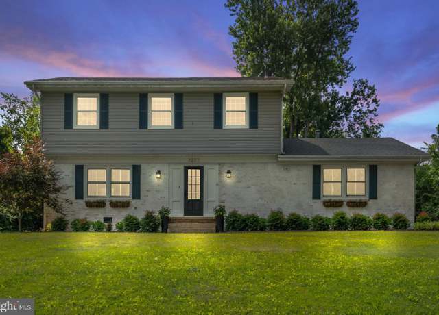 Property at 7277 Mosby Dr, Warrenton, VA 20187, 5 beds, 3 baths