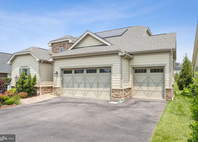 Property at 114 Cloak Ln, Lake Frederick, VA 22630, 5 beds, 4.5 baths