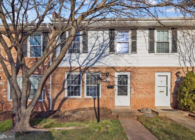 Property at 312 E Cornell Dr, Sterling, VA 20164, 2 beds, 1 bath