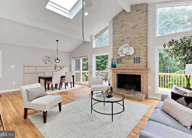 Property at 5284 Davis Ford Rd, Woodbridge, VA 22192, 3 beds, 2 baths
