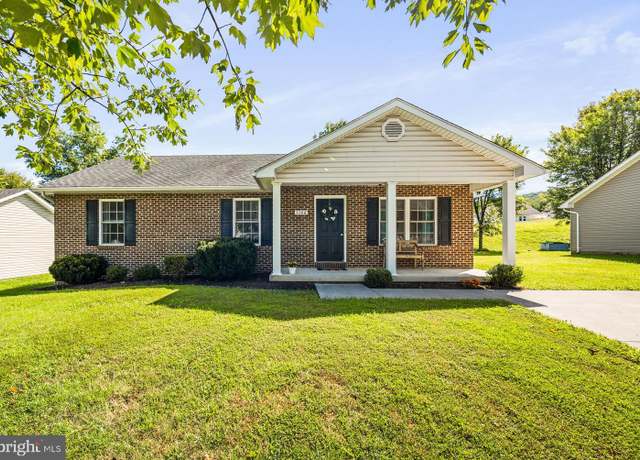 Property at 1106 Ashby St, Front Royal, VA 22630, 3 beds, 2 baths