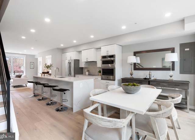 Property at 414 D St SE Unit A, Washington, DC 20003, 2 beds, 2.5 baths