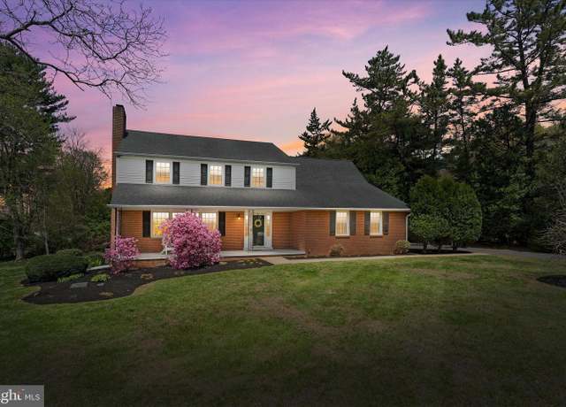 Property at 16 Winterbury Cir, Wilmington, DE 19808, 4 beds, 2.5 baths