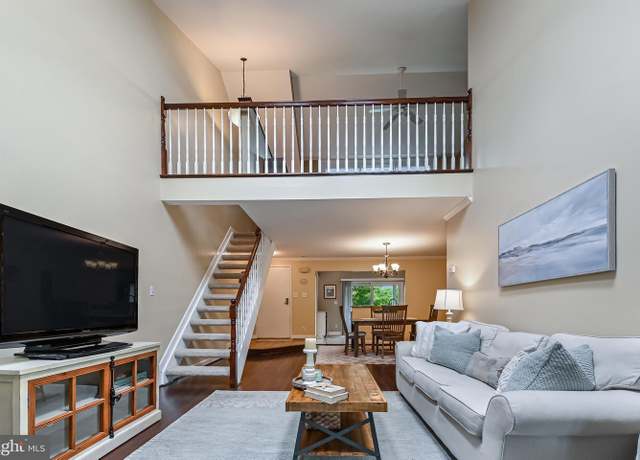 Property at 2012 Quay Village Ct #202, Annapolis, MD 21403, 3 beds, 2 baths
