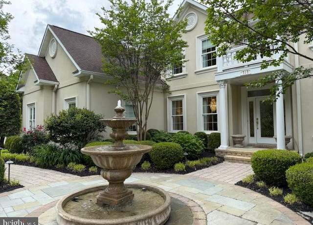 Property at 717 Sonne Dr, Annapolis, MD 21401, 4 beds, 3.5 baths