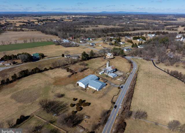 Property at 5446 Porterstown Rd, Keedysville, MD 21756, 4 beds, 1.5 baths