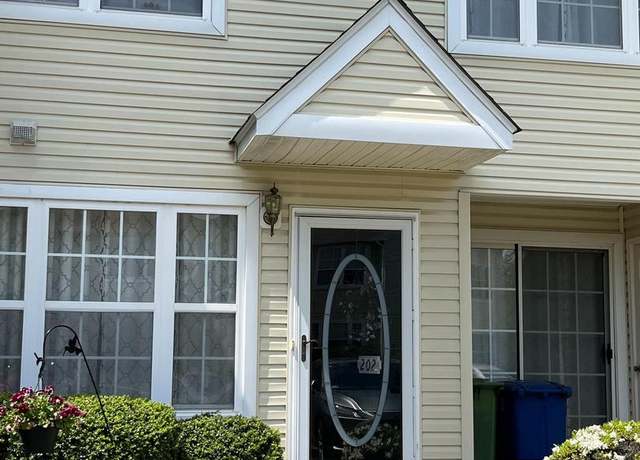 Property at 202 Quay Ct, Palmyra, NJ 08065, 2 beds, 1.5 baths