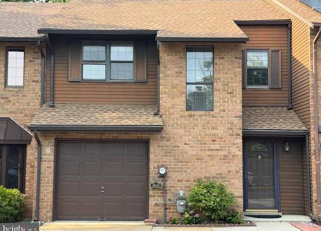 Property at 2 Lafayette Ln, Cherry Hill, NJ 08003, 3 beds, 2.5 baths