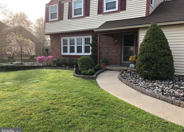 Property at 925 Doncaster Dr, West Deptford, NJ 08066, 4 beds, 2.5 baths
