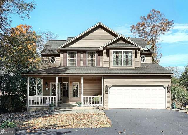 Property at 7 Bragg Dr, East Berlin, PA 17316, 4 beds, 2.5 baths