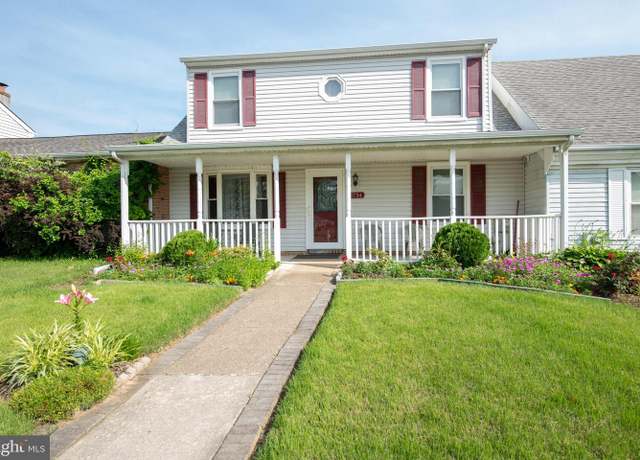 Property at 5734 Arcadia Ct, Bensalem, PA 19020, 4 beds, 2 baths