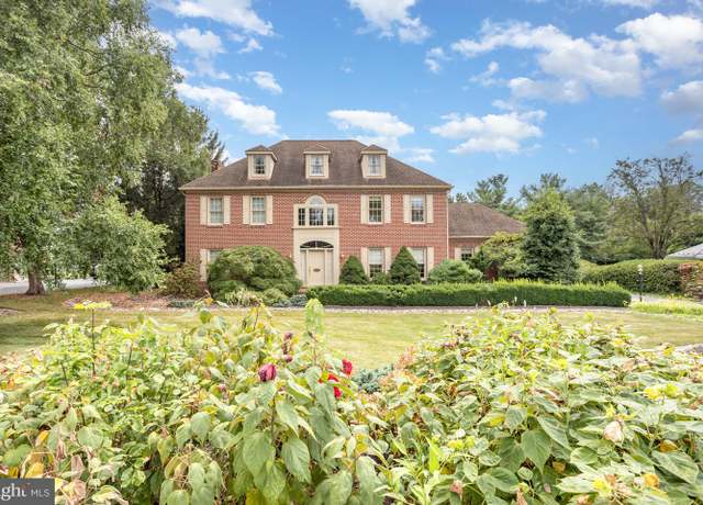 Property at 2547 Hepplewhite Dr, York, PA 17404, 5 beds, 3.5 baths