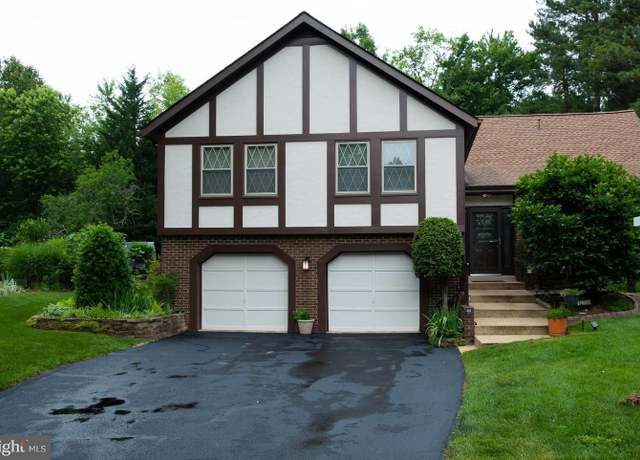 Property at 12700 Kettering Dr, Herndon, VA 20171, 4 beds, 3 baths