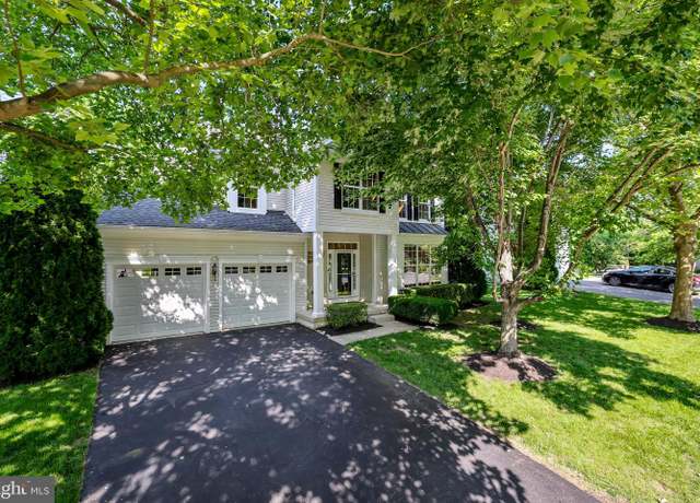 Property at 17542 Falls Pl, Round Hill, VA 20141, 4 beds, 3.5 baths