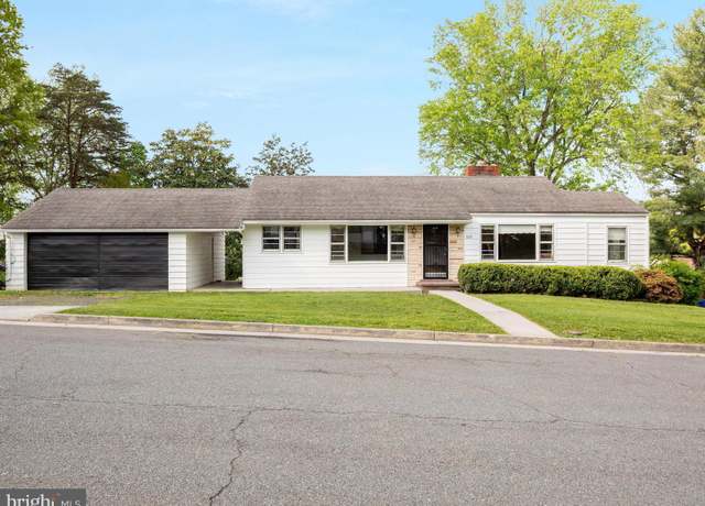 Property at 826 W 16th St, Front Royal, VA 22630, 3 beds, 2 baths