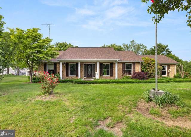 Property at 98 Magnificent Ln, Hedgesville, WV 25427, 3 beds, 2 baths