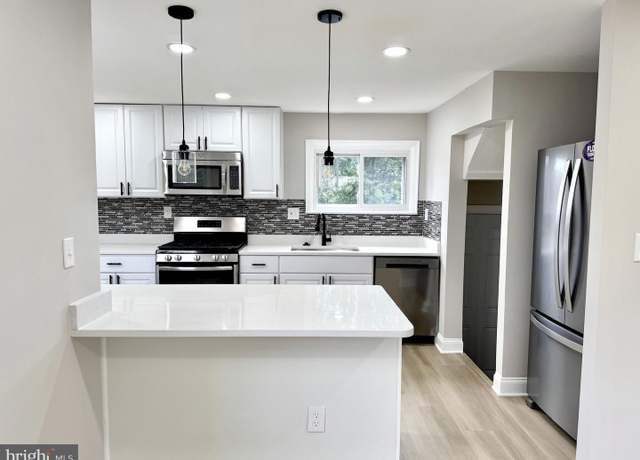 Property at 1231 Poplar Ave, Baltimore, MD 21227, 3 beds, 2 baths