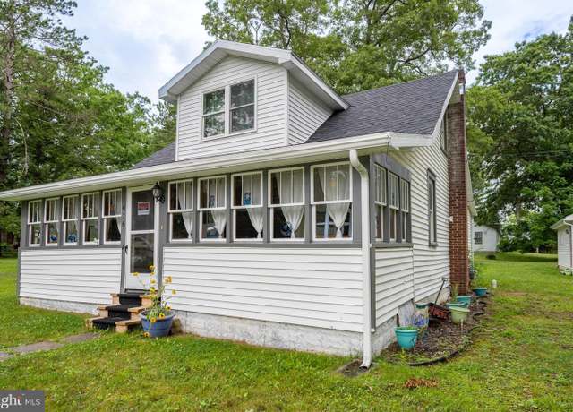 Property at 416 Shenandoah Ave, Oakland, MD 21550, 3 beds, 1.5 baths