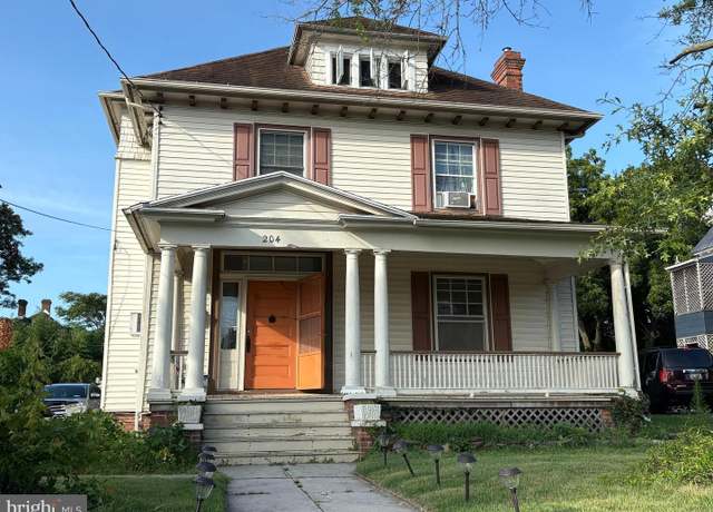 Property at 204 Elizabeth St, Salisbury, MD 21801, 6 beds, 3 baths