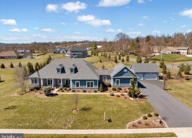 Property at 7 Foxgrove Dr Rd, Sinking Spring, PA 19608, 5 beds, 4 baths