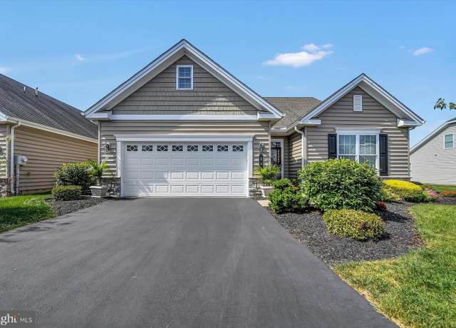 Property at 80 Presidents Dr, Mechanicsburg, PA 17050, 3 beds, 3 baths
