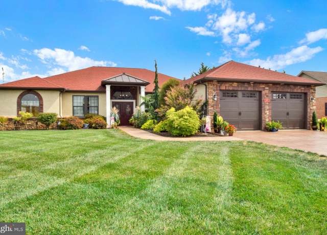 Property at 5874 Gabrielle Ln, Chambersburg, PA 17202, 3 beds, 2 baths