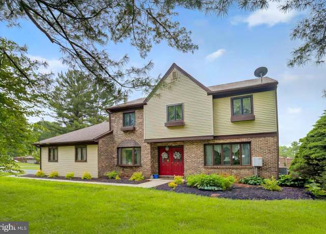 Property at 575 Millcross Rd, Lancaster, PA 17601, 4 beds, 2.5 baths