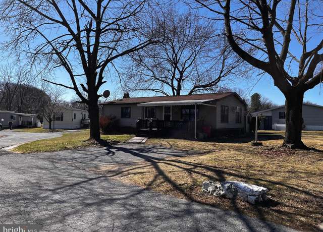 Property at 8955 Breinig Run Cir, Breinigsville, PA 18031, 3 beds, 2 baths