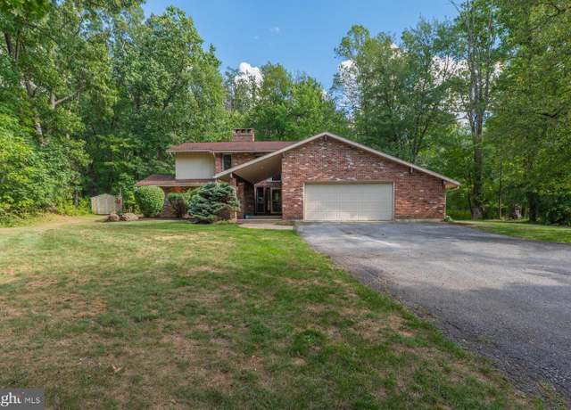 Property at 610 Wood St, Emmaus, PA 18049, 3 beds, 2.5 baths