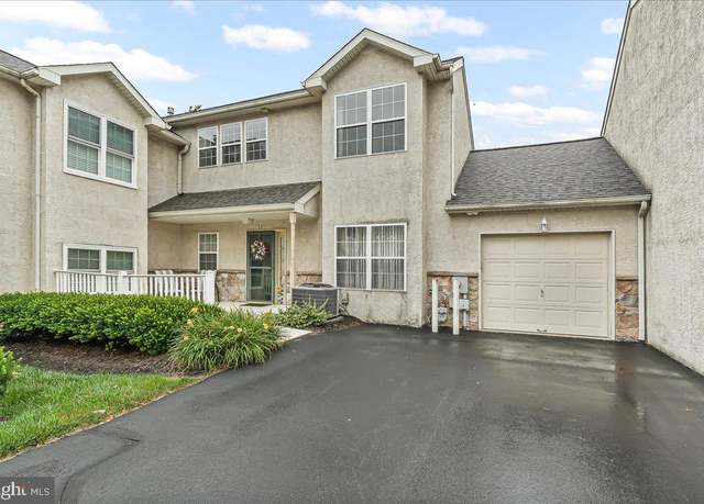 Property at 12 Stuart Dr #12, Norristown, PA 19401, 3 beds, 2.5 baths