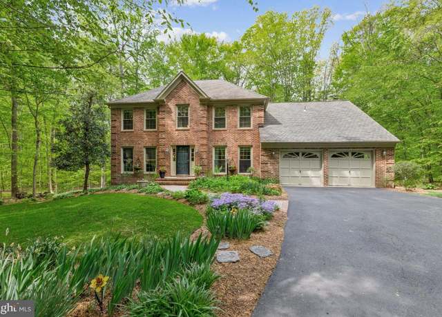 Property at 6818 Brimstone Ln, Fairfax Station, VA 22039, 5 beds, 3.5 baths