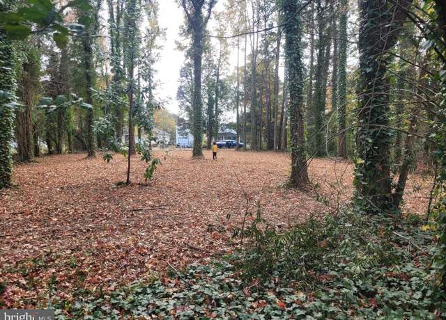 Property at 1 Mobjack Ln, Hayes, VA 23072