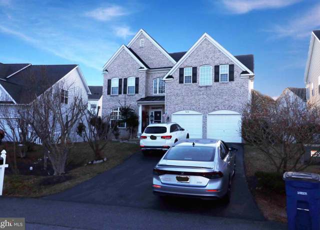 Property at 7612 Maracaibo Ct, Gainesville, VA 20155, 4 beds, 4.5 baths