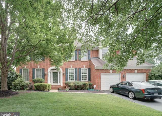 Property at 1805 Efty Ct, Woodbridge, VA 22191, 5 beds, 3.5 baths