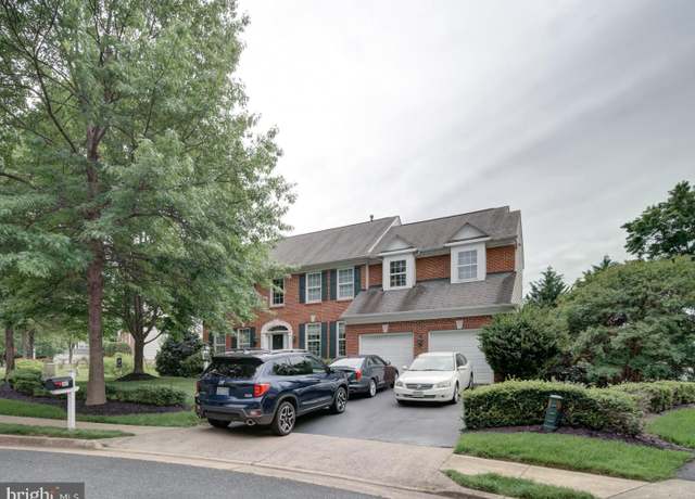 Property at 1805 Efty Ct, Woodbridge, VA 22191, 5 beds, 3.5 baths