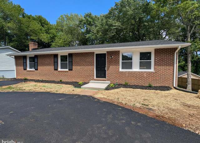 Property at 5 Timberland Dr, Fredericksburg, VA 22407, 5 beds, 3 baths