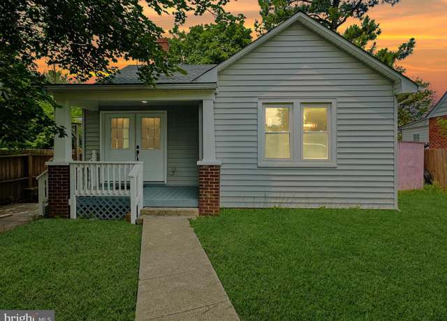 Property at 310 Frazer Pl, Front Royal, VA 22630, 2 beds, 2 baths