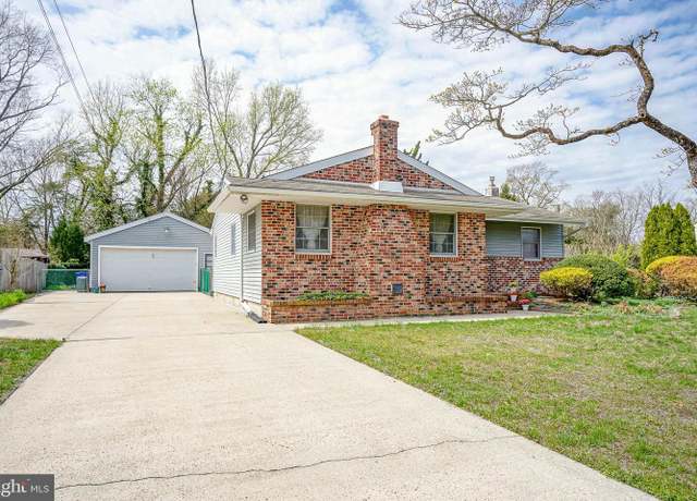 Property at 404 Hemlock Ln, Mount Laurel, NJ 08054, 2 beds, 2 baths