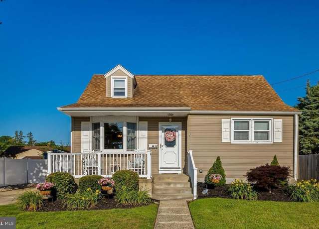 Property at 18 Cloverdale Rd, Blackwood, NJ 08012, 4 beds, 2 baths